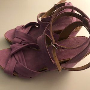 Aerosoles faux suede wedges, size 9.5, lilac